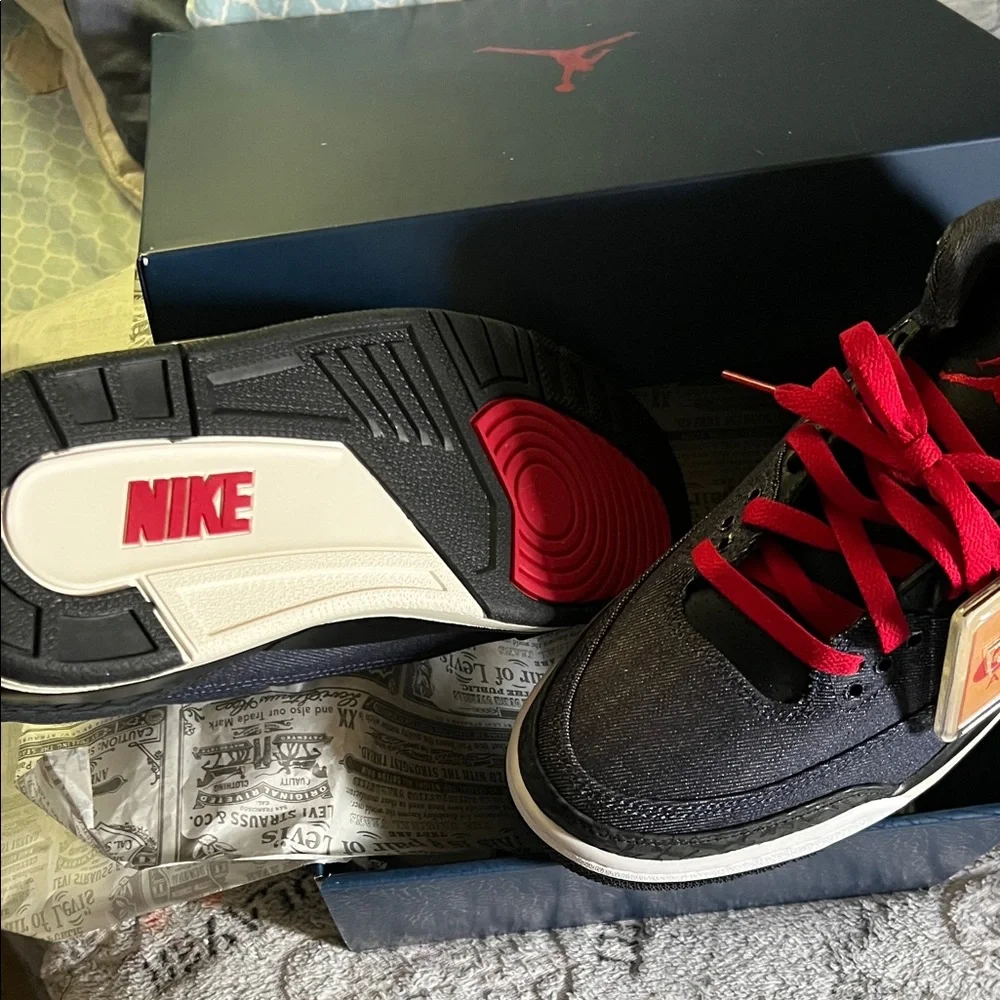Brand new Air Jordan 3 Men’s denim blue Levi and Red Low-Top Sneakers 🔥🔥🔥🔥🔥
